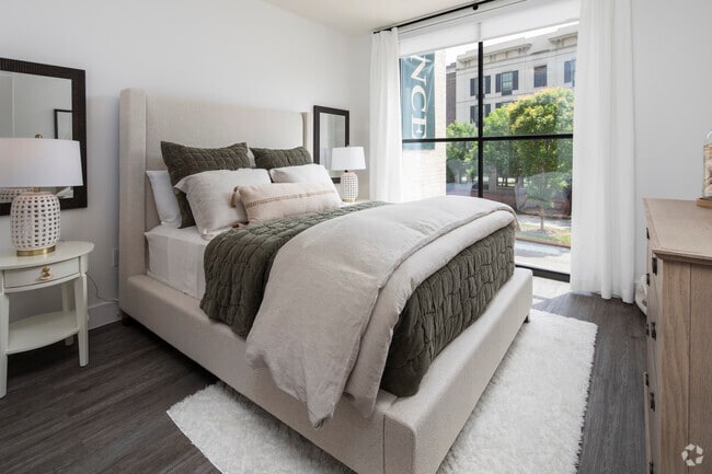 2BR, 2BA - 1,080SF - Master Bedroom