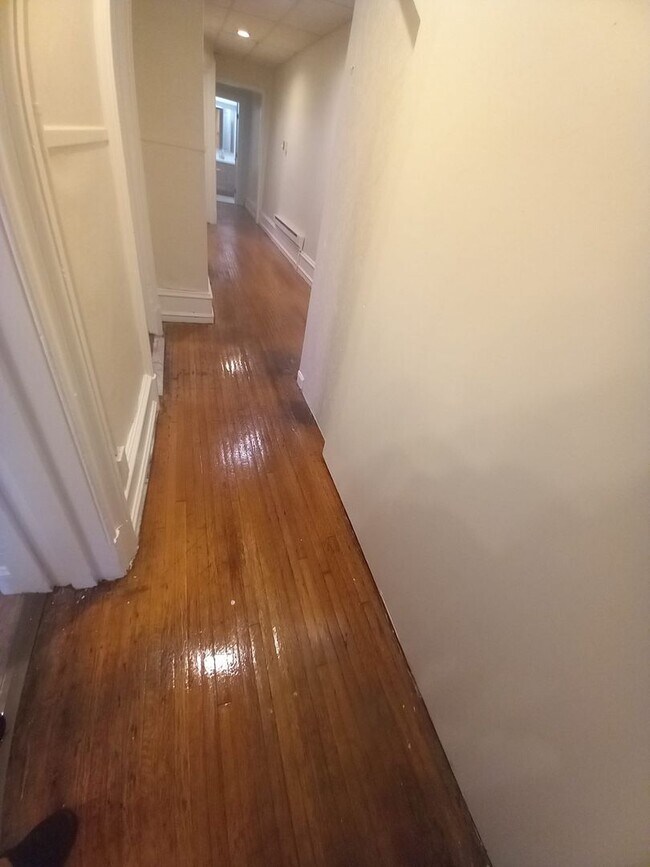 Photo - 330 N 5th St Unit Apartment 1