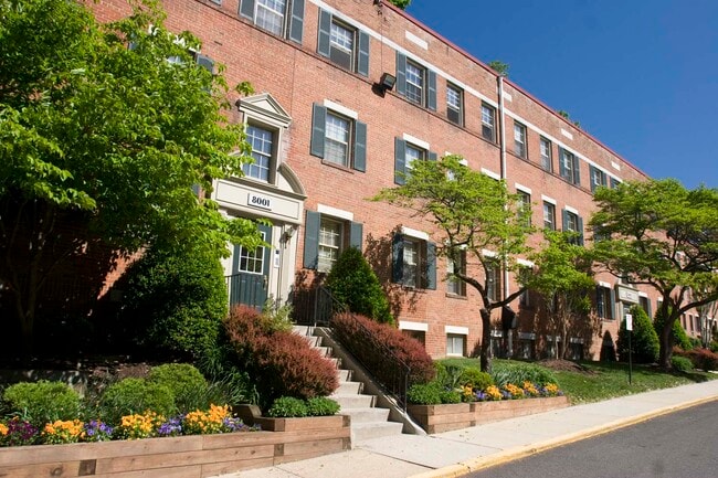 Rock Creek Spring Apartments Building