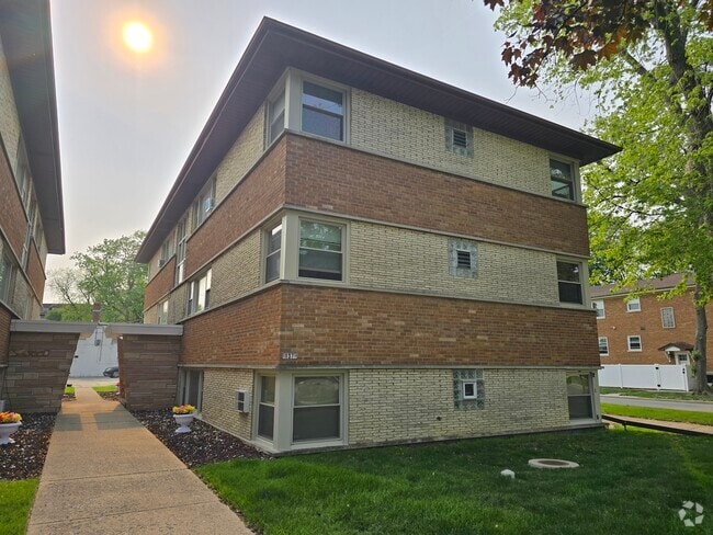 Building Photo - 837 Lathrop Ave Unit GW Rental