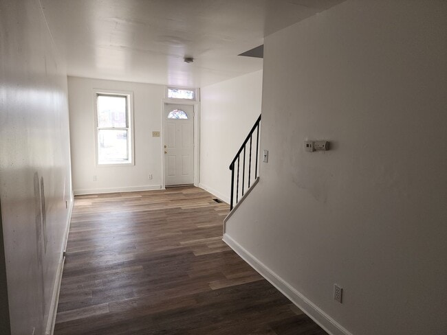 Photo - 203 Porter St
