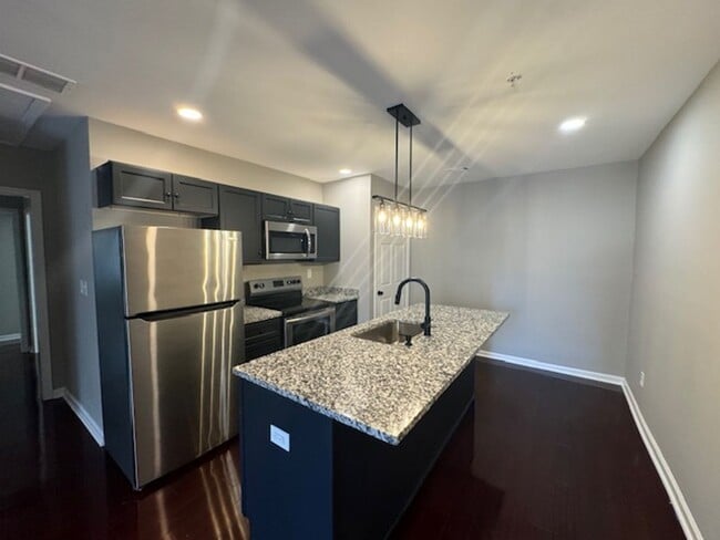 Photo - Gorgeous 3 Bedroom / 2 bath Loft in Downto...