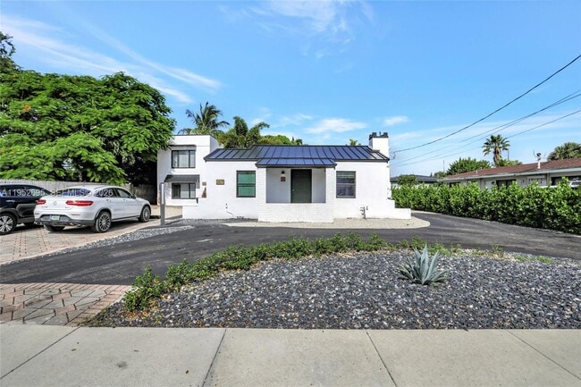 Photo - 3671 NE 11th Ave Unidad A