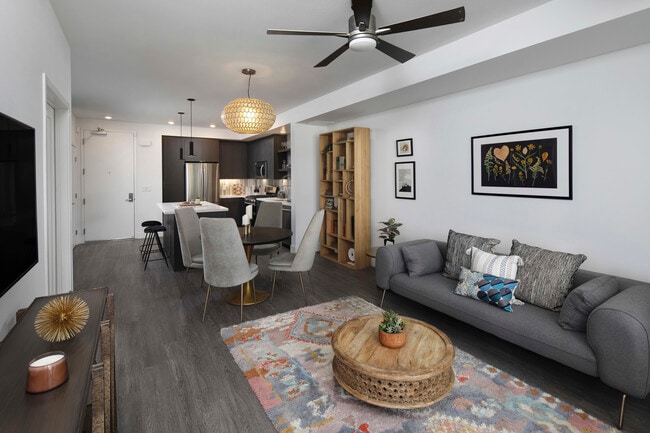 Photo - AMLI Park Broadway