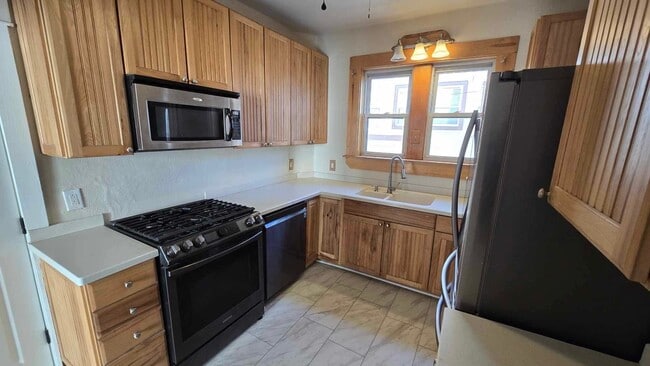 Photo - 2138 Memorial Ave SW