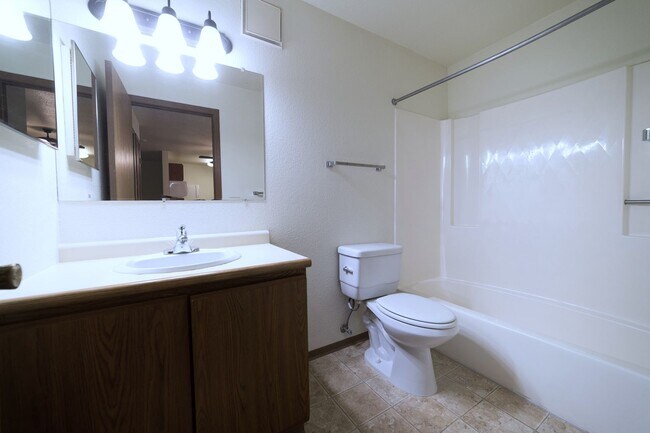 Golden Creek Apartments