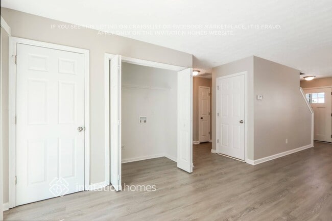 384 Springbottom Ct SE