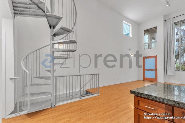 Photo - 950 Harrison St