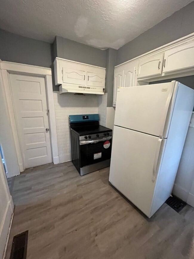 Photo - 2328 S Harris Ave