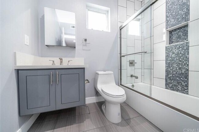 Photo - 4820 St Charles Pl