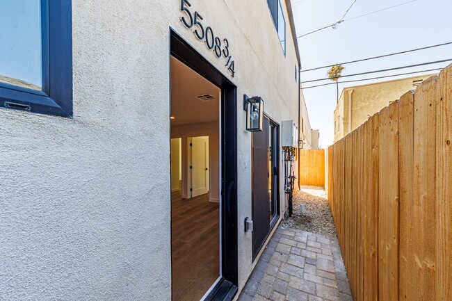 Building Photo - 5508 Barton Ave Unit 5508 3/4 Rental