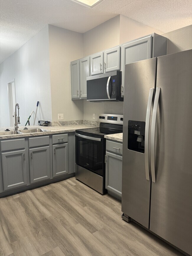 Photo - 15733 Green Point Ct
