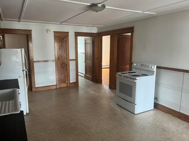 Building Photo - 77 Clinton Ave Unit 106