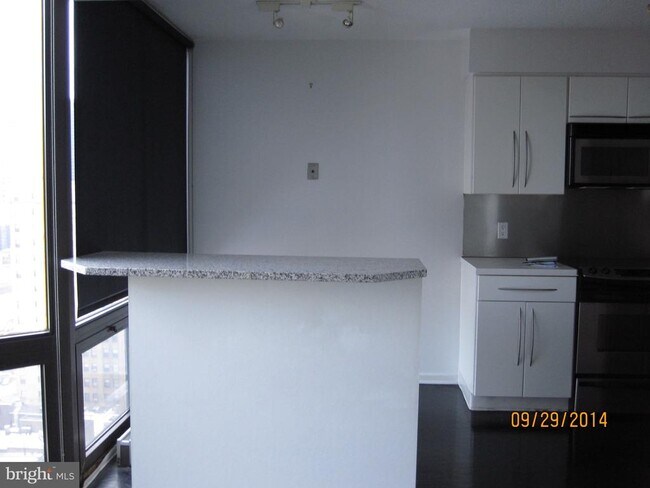Photo - 2020 Walnut St Unit 20H