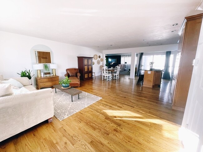 Photo - 132 Pierce Dr