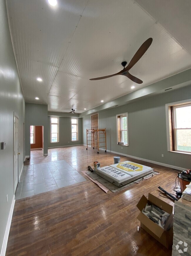 Building Photo - 126 S Springfield St Unit 1 Rental