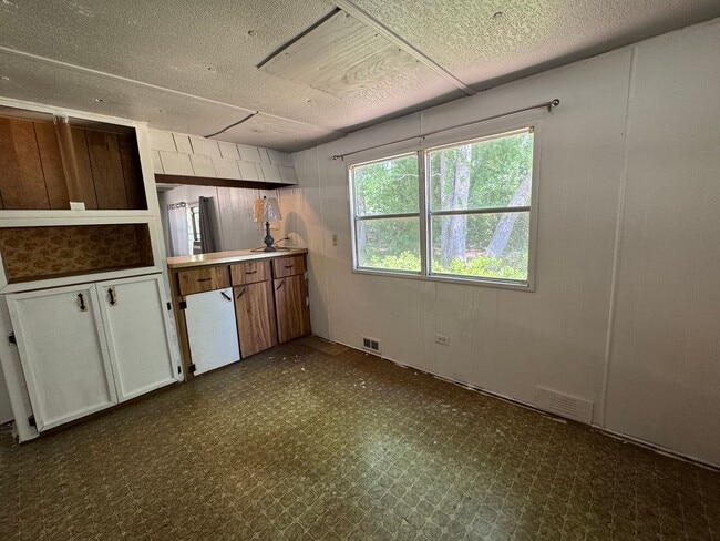 Photo - 2BR/1BA Mobile Home on ½ Acre – Pet-Friendly – Lake City, FL