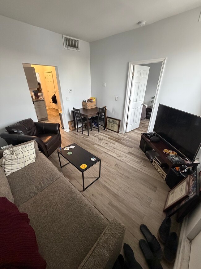 Photo - 1527 W 18th St Unit 4