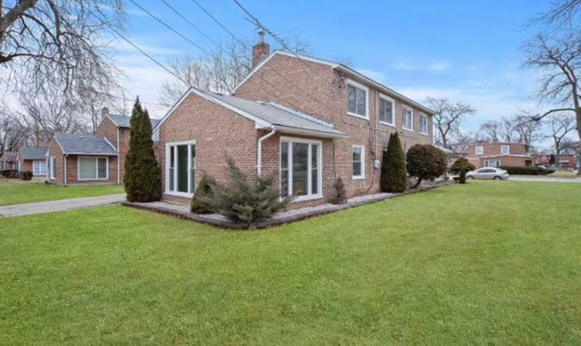 Building Photo - 9501 S King Dr Rental