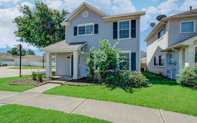 Photo - 6117 Settlers Square Ln