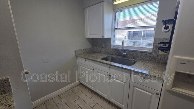Photo - 7210 N Manhattan Ave Unit APT 1021
