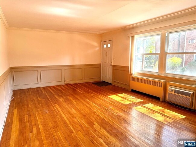 Building Photo - 15-18A Plz Unit A Rental