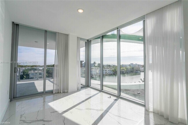 Photo - 2 br, 2 bath Condo - 8425 Crespi Blvd