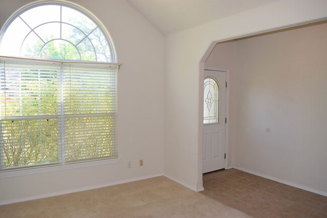 Photo - Beautiful 3 bedroom, 2 bathroom condo!