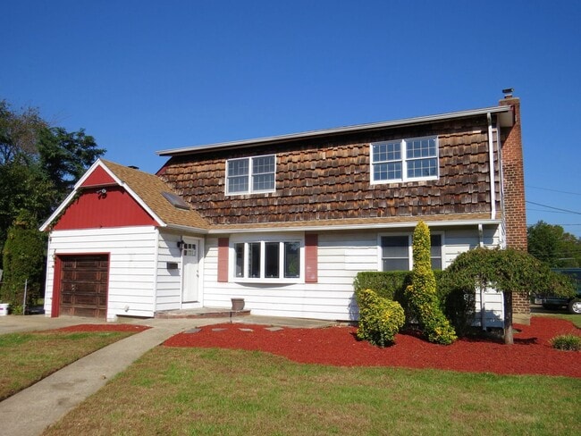 Building Photo - 909 Warner Rd Unit 2nd Floor Rental