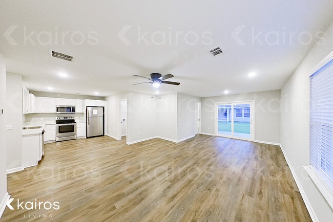 Photo - 10 Bungalow Cir