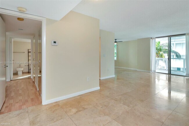 Photo - 3 br, 2 bath House - 5900 Collins Ave Apt 408