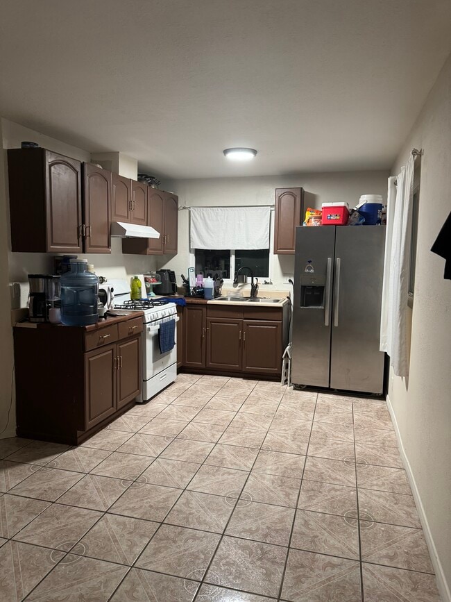 Photo - 18247 Bellflower St Unit B