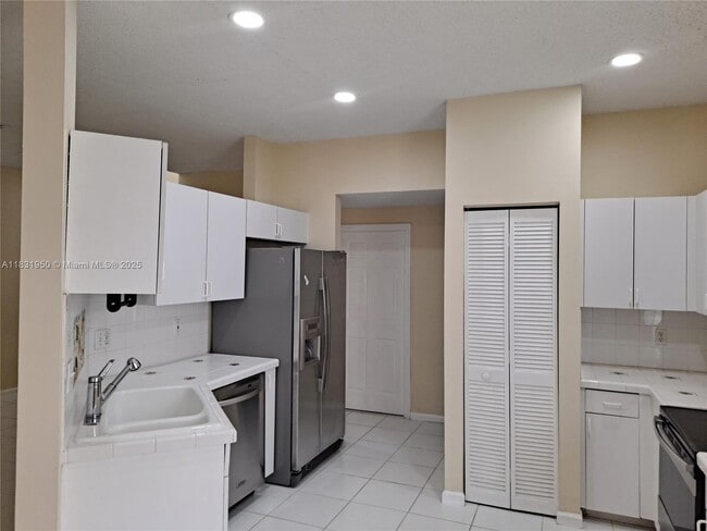 Building Photo - 160 NW 97th Terrace Rental