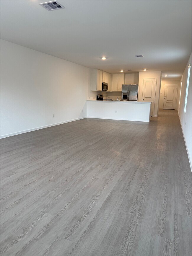 Photo - 18753 Loom dr