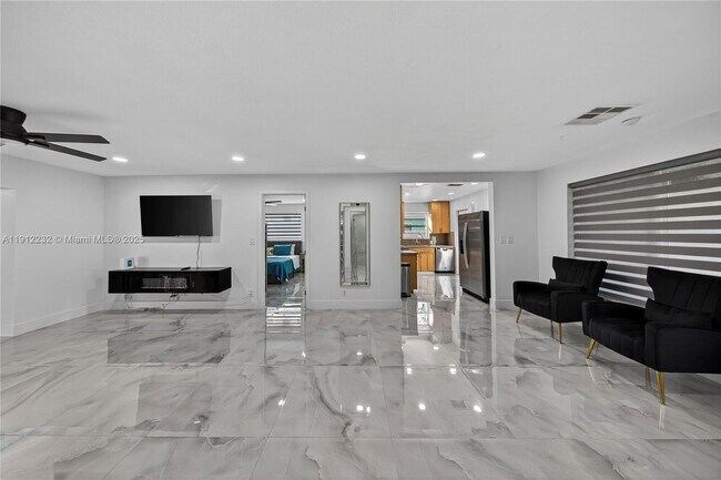 Photo - 3130 SW 16th St