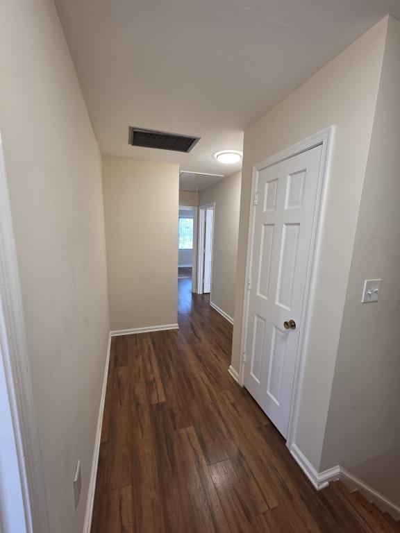 212 Stratford Dr