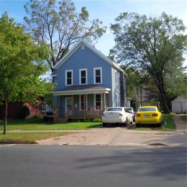 Photo - 1008 6th St E