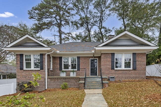 Building Photo - Updated Brick Home with Spacious Layout and Fully Fenced Corner Lot Near USC