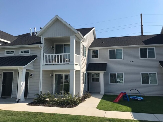 Ground Level 3 Bed 2 Bath Springville Apar... - Ground Level 3 Bed 2 Bath Springville Apar... House