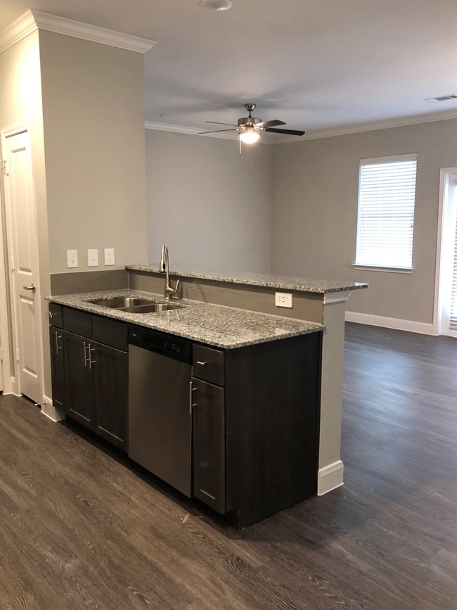 Silverwood at Hackberry Creek Apartments Mont Belvieu, TX