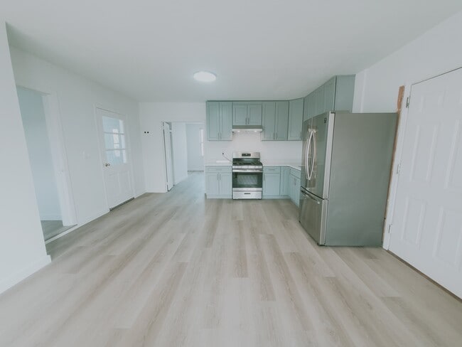 Photo - 23 Madison Pl