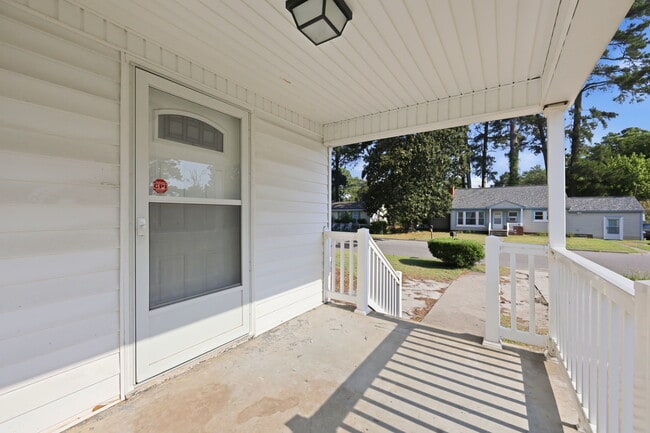 Photo - 200 S Sylvan Dr