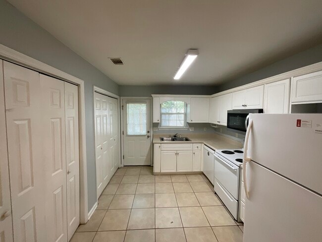 Photo - 4463 Belair Dr