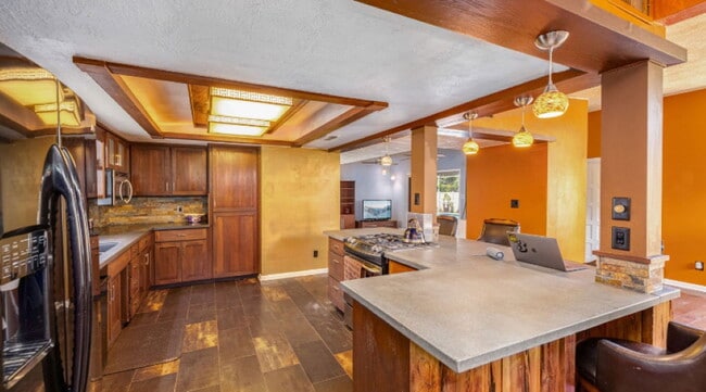 Photo - 1483 Glastonberry Rd