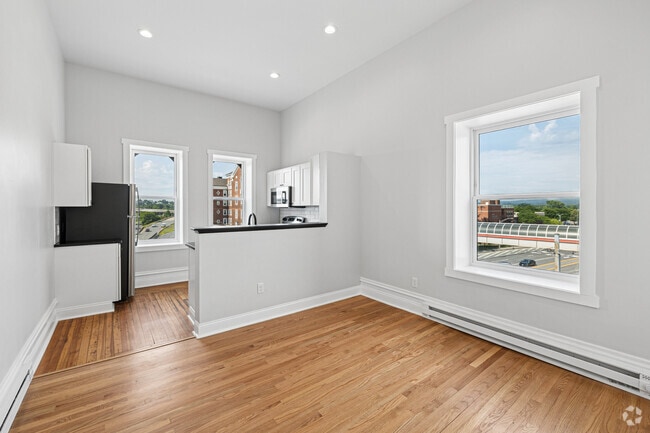 1BR, 1BA - 1,000SF - Living Room