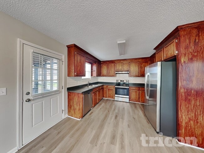 Photo - 412 Budby Ct