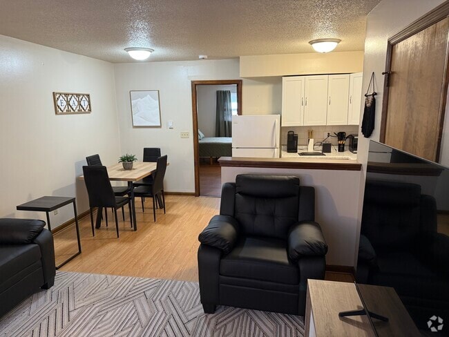 Building Photo - Elm Multiplex Unit 4 Rental