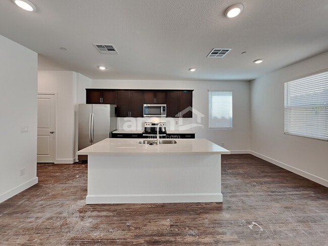 Photo - 3337 Blodwen St