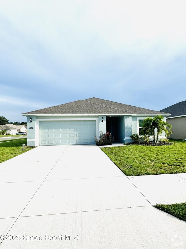 Building Photo - 1066 Dania Cir Rental