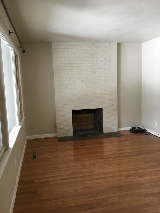 Photo - 4 bedroom home close to UNR